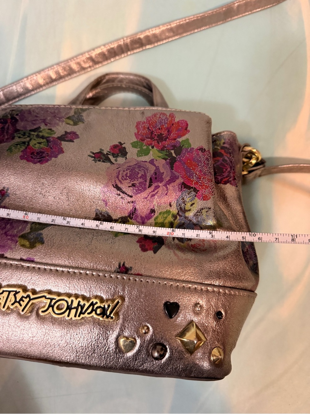Betsey Johnson Rose Metallic Pink crossbody purse 💎 Great Shape! - Picture 6 of 8